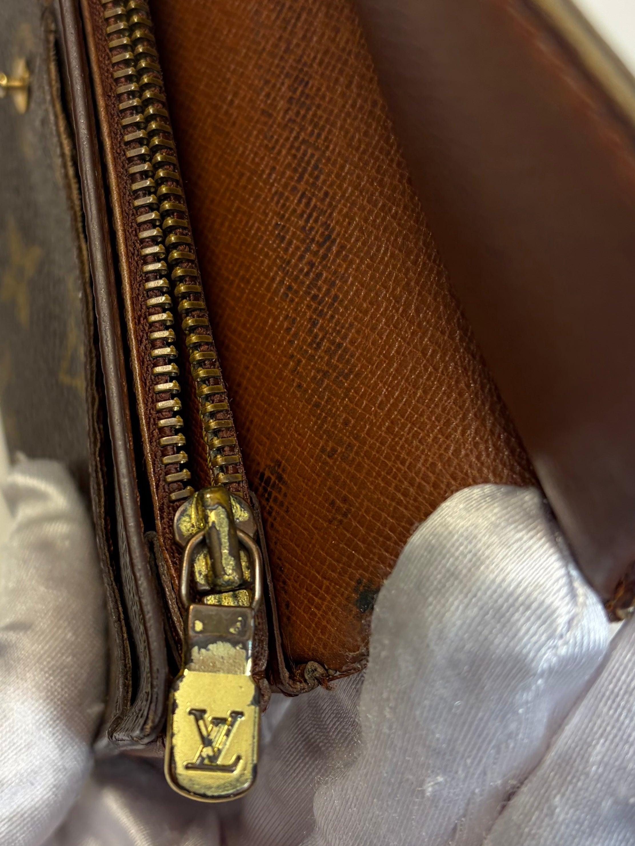 Louis Vuitton Monogram Portefeuille Sarah Long Wallet